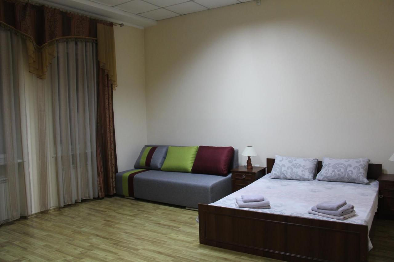 Apartments Domovik ,Kirilla I Mefodiya, 5 ムカチェヴォ エクステリア 写真
