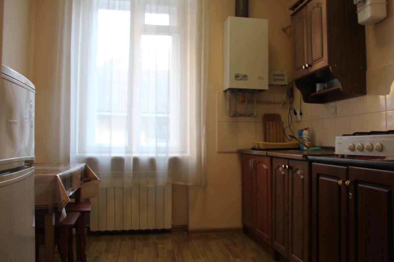 Apartments Domovik ,Kirilla I Mefodiya, 5 ムカチェヴォ エクステリア 写真