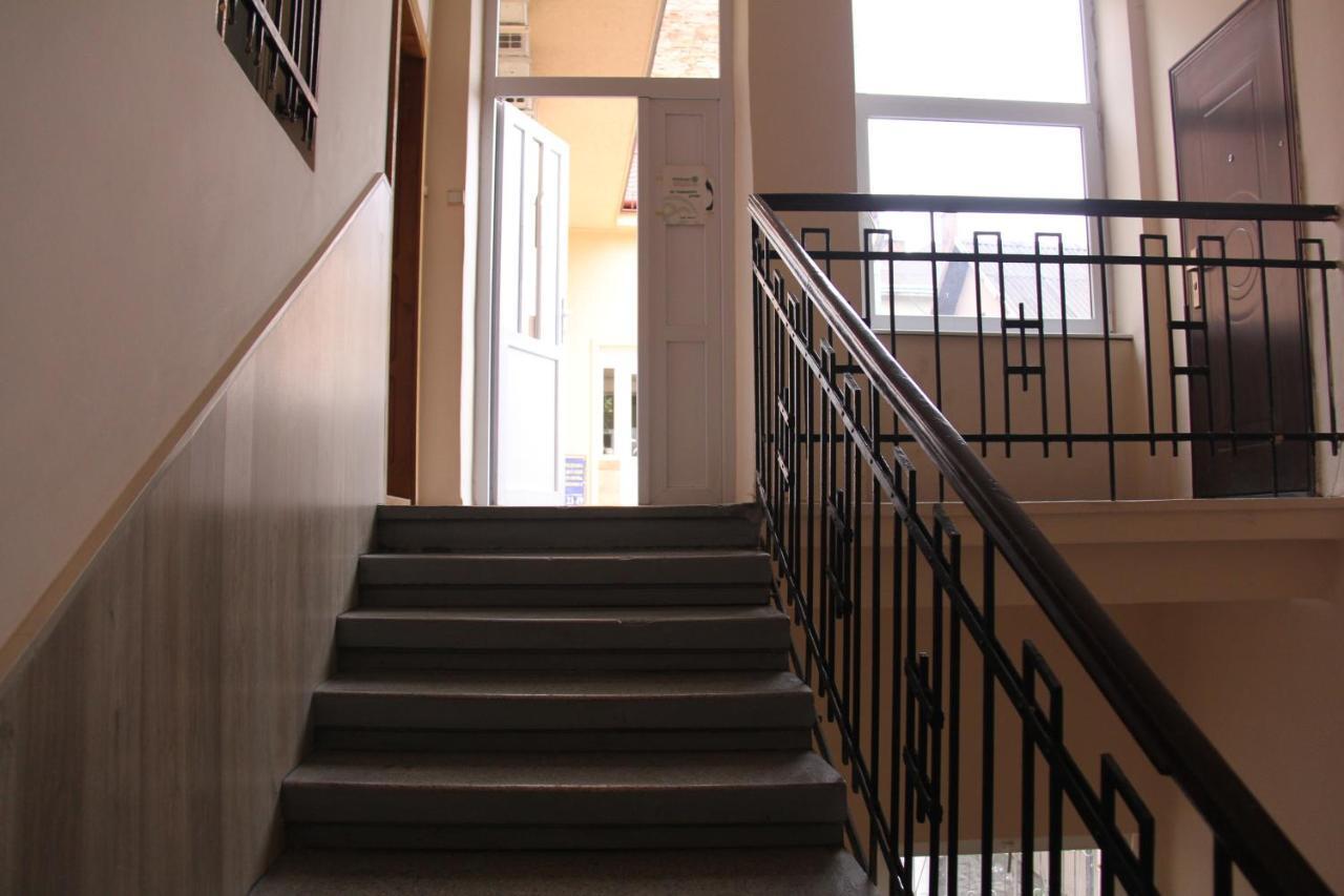 Apartments Domovik ,Kirilla I Mefodiya, 5 ムカチェヴォ エクステリア 写真