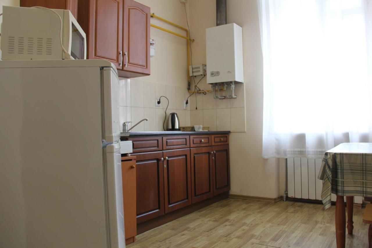 Apartments Domovik ,Kirilla I Mefodiya, 5 ムカチェヴォ エクステリア 写真
