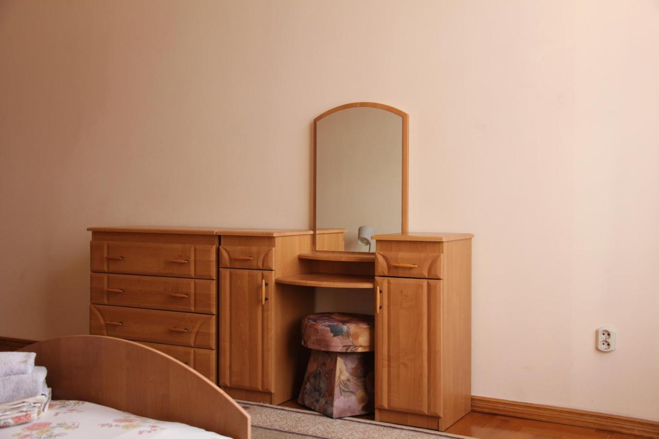 Apartments Domovik ,Kirilla I Mefodiya, 5 ムカチェヴォ エクステリア 写真