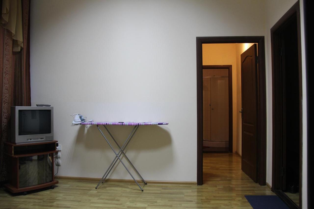 Apartments Domovik ,Kirilla I Mefodiya, 5 ムカチェヴォ エクステリア 写真