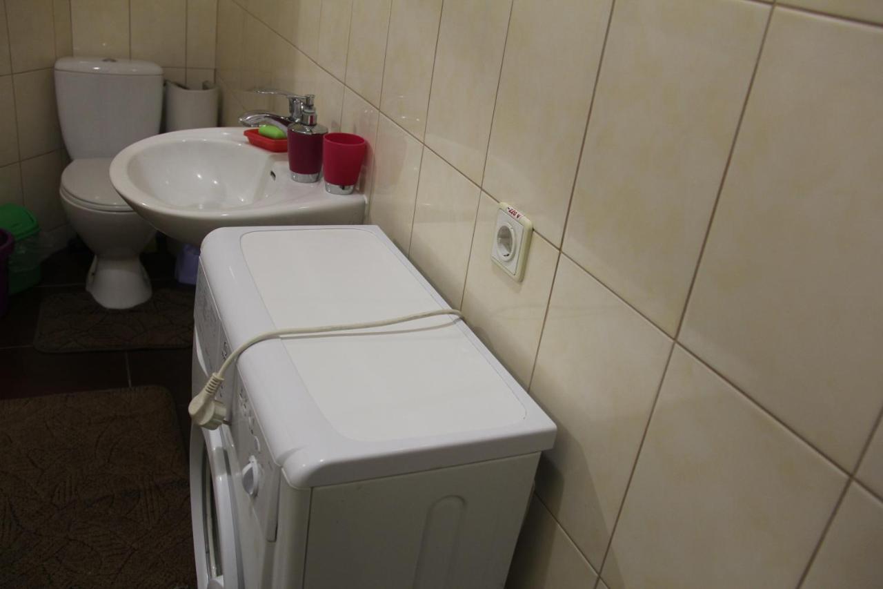 Apartments Domovik ,Kirilla I Mefodiya, 5 ムカチェヴォ エクステリア 写真