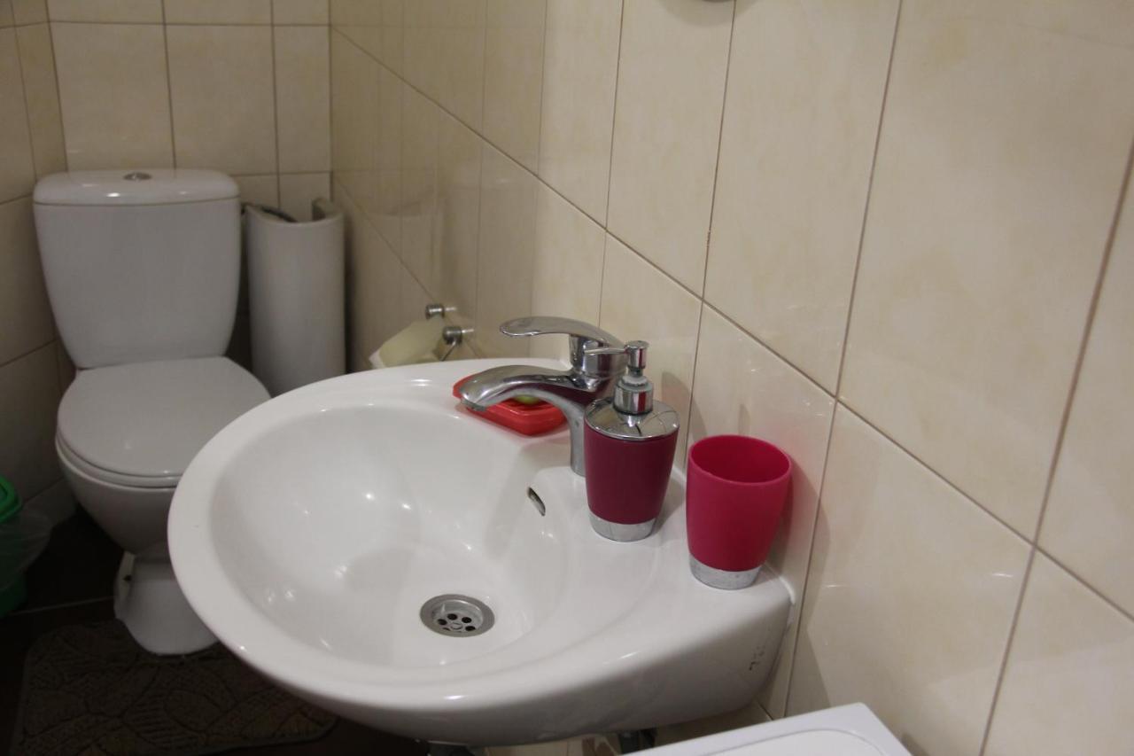 Apartments Domovik ,Kirilla I Mefodiya, 5 ムカチェヴォ エクステリア 写真