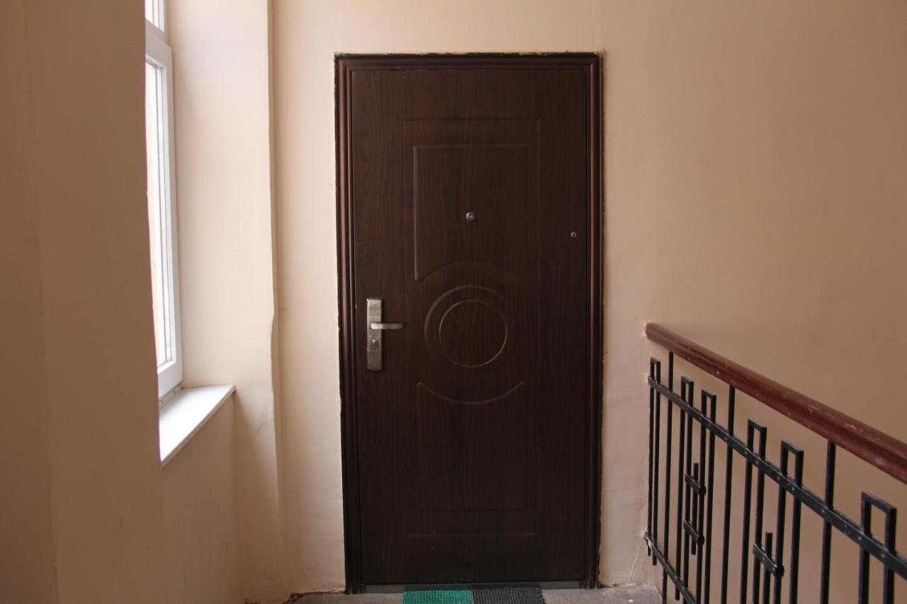 Apartments Domovik ,Kirilla I Mefodiya, 5 ムカチェヴォ エクステリア 写真