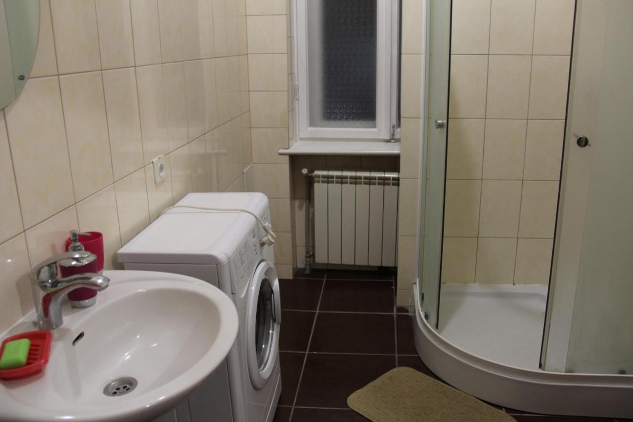 Apartments Domovik ,Kirilla I Mefodiya, 5 ムカチェヴォ エクステリア 写真