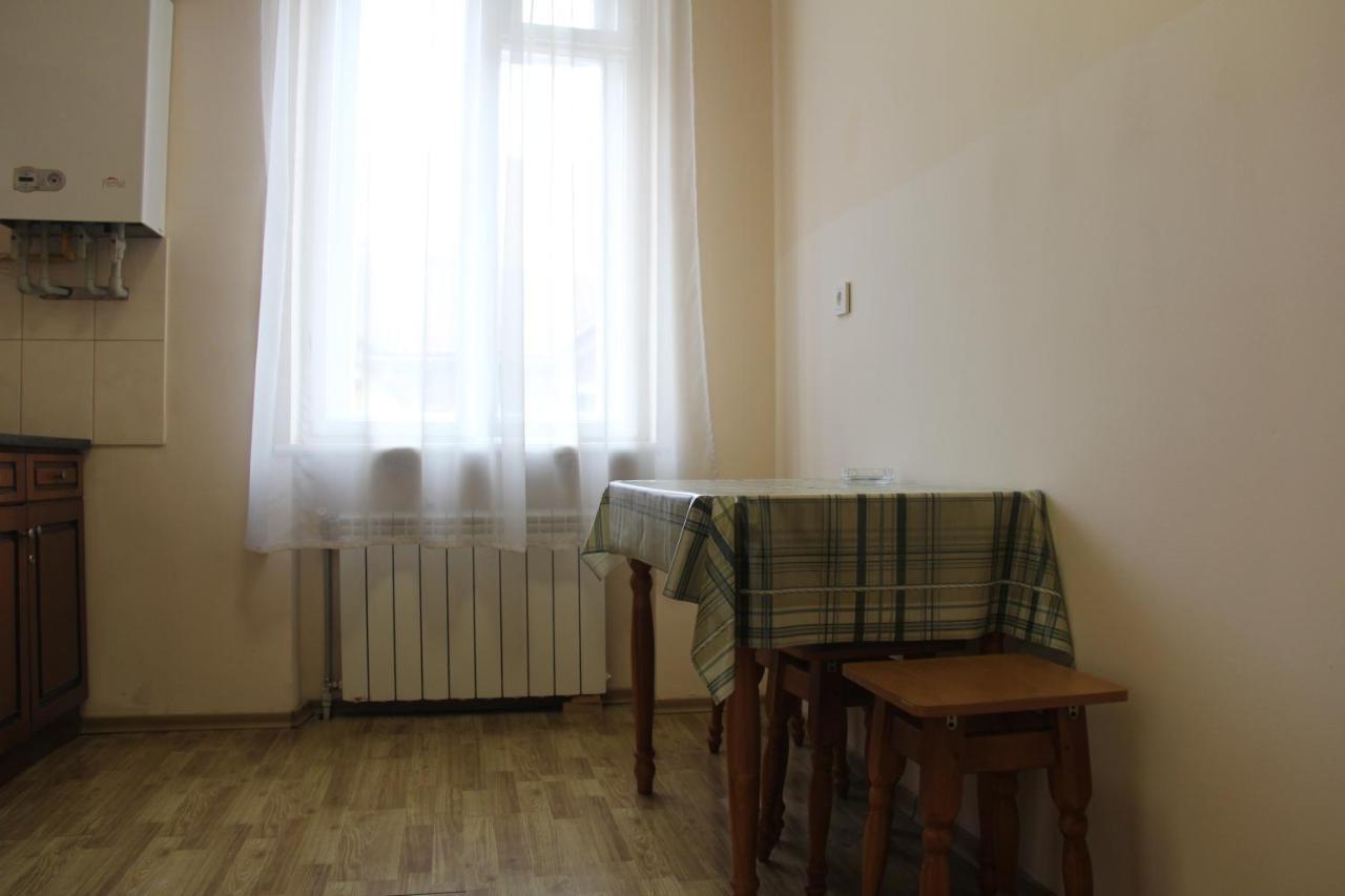Apartments Domovik ,Kirilla I Mefodiya, 5 ムカチェヴォ エクステリア 写真